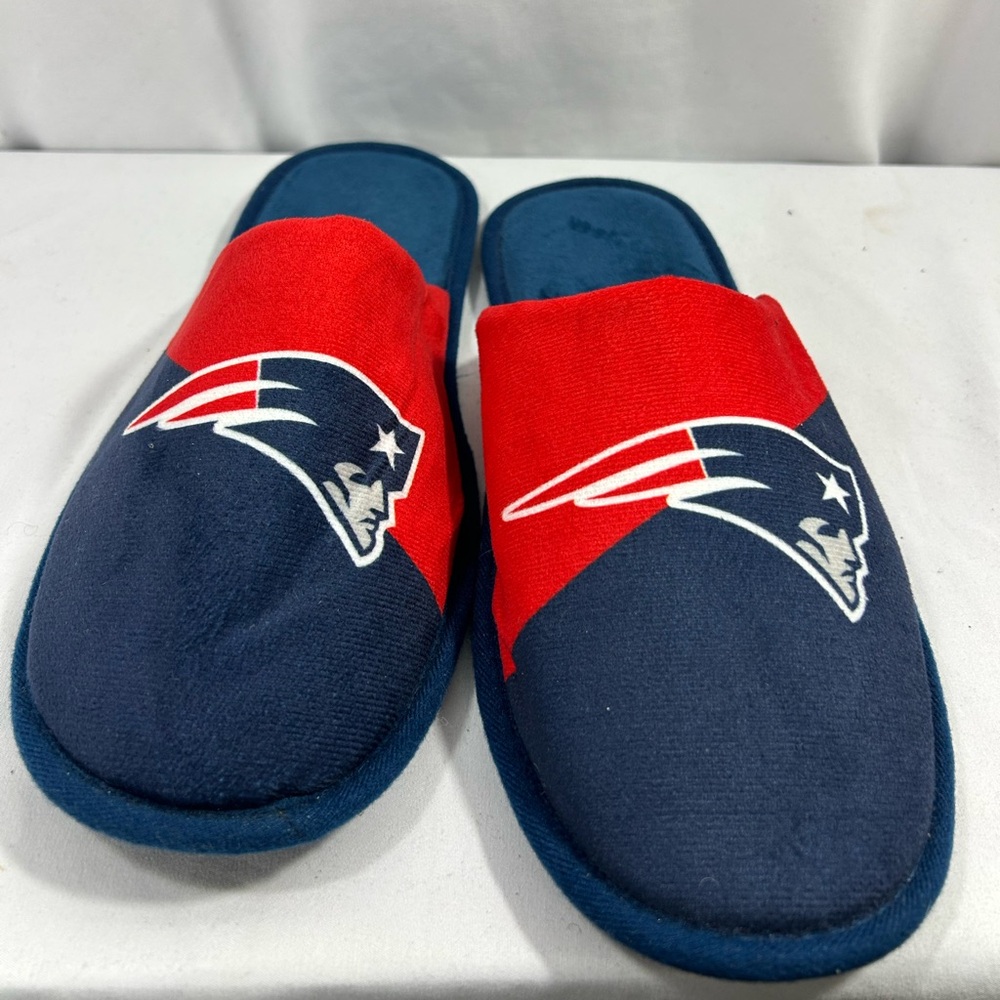 New England Patriots NFL Men's Colorblock Big Logo Staycation Slippers Sz XL